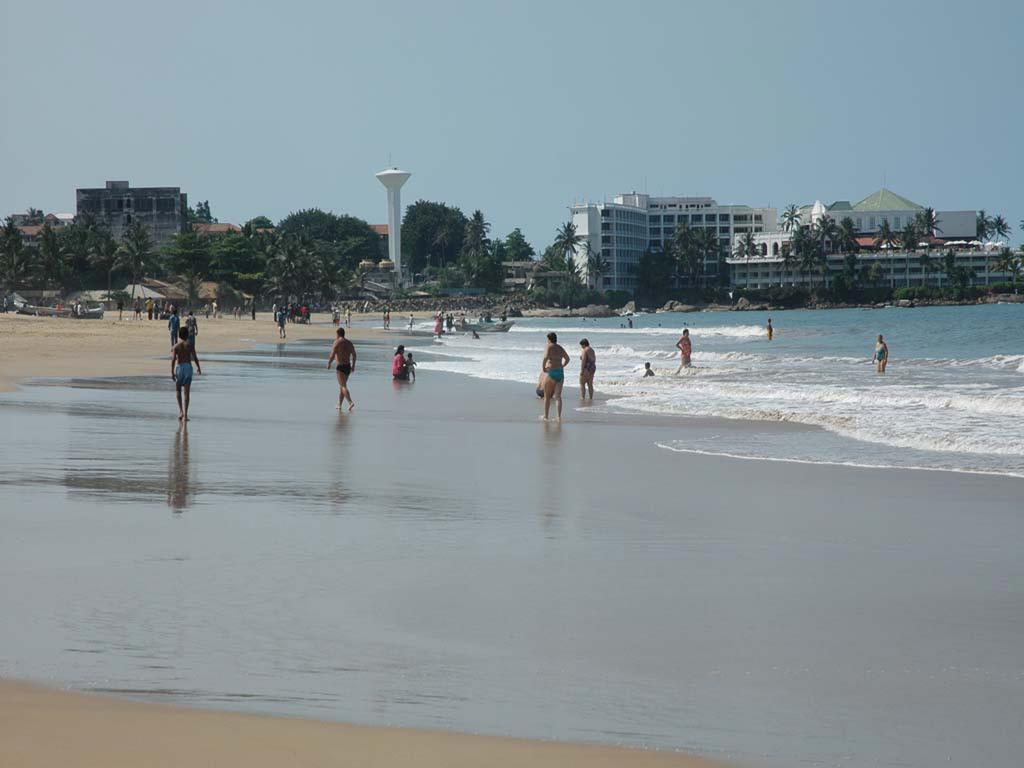 Beverly Hills Hotel Dehiwala-Mount Lavinia Dış mekan fotoğraf